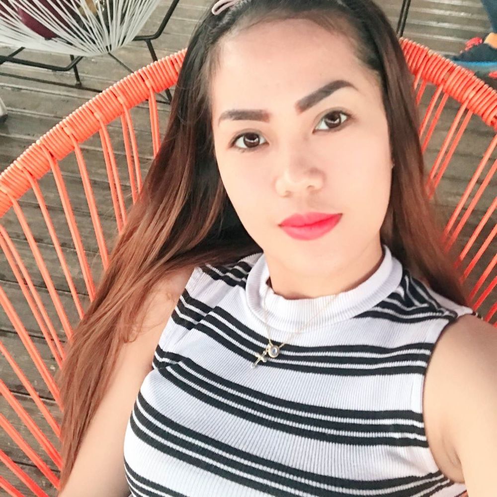 Meet your Posher, Ella miguela
